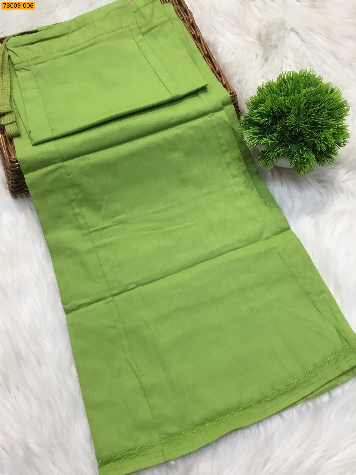 Green Hansa cotton inskirt- 8 part