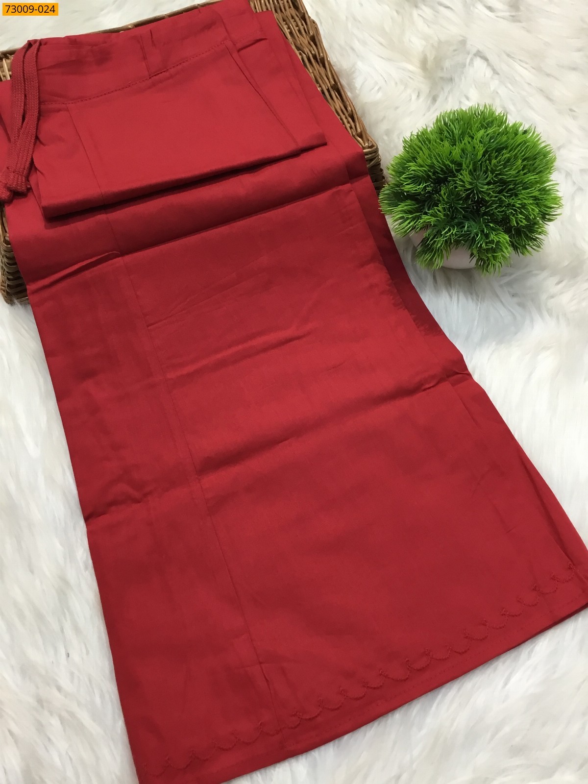 Red Hansa cotton inskirt- 8 part