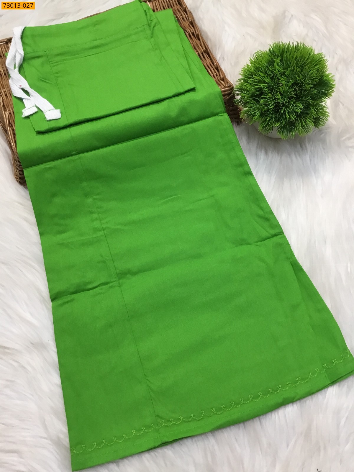 Parrot Green Premium Mangai Cotton Inskirt 8 Part