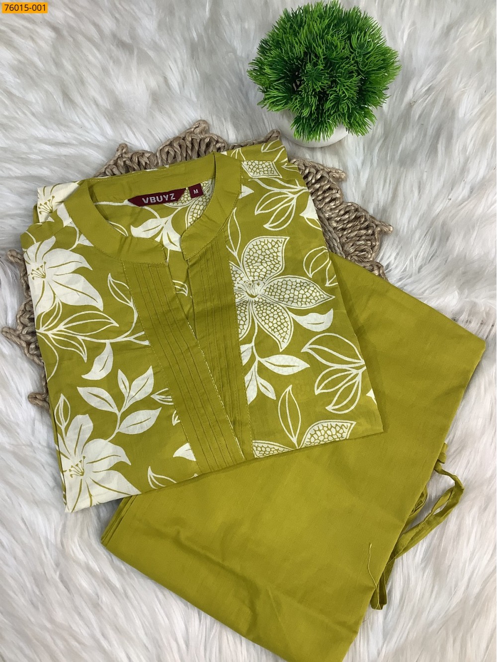 Green Fancy cotton kurti Palazza set Green Fancy cotton kurti Palazza set