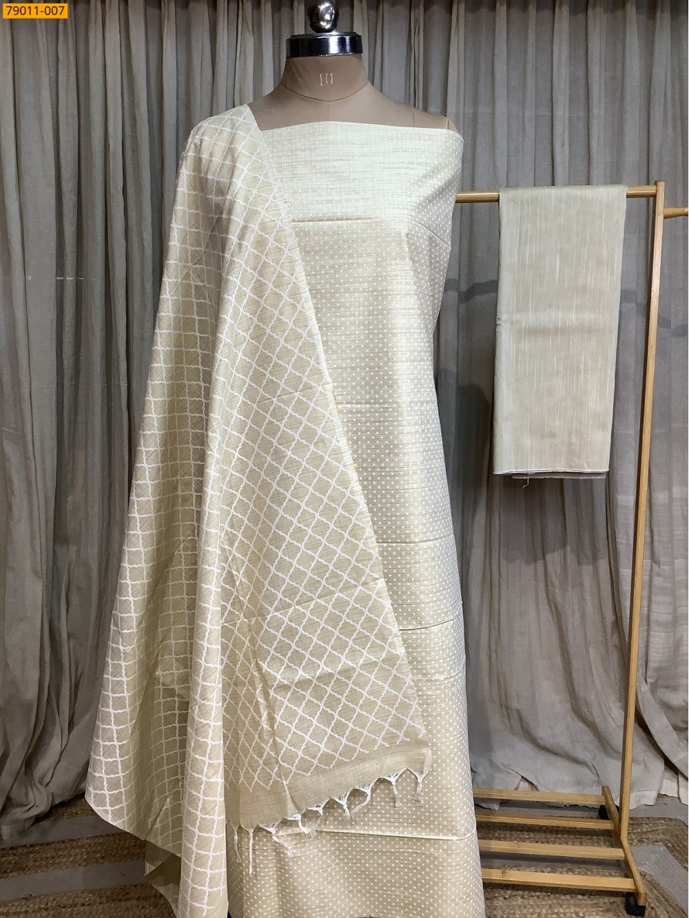 White Mix and Match Silk Chudithar Material White Mix and Match Silk Chudithar Material