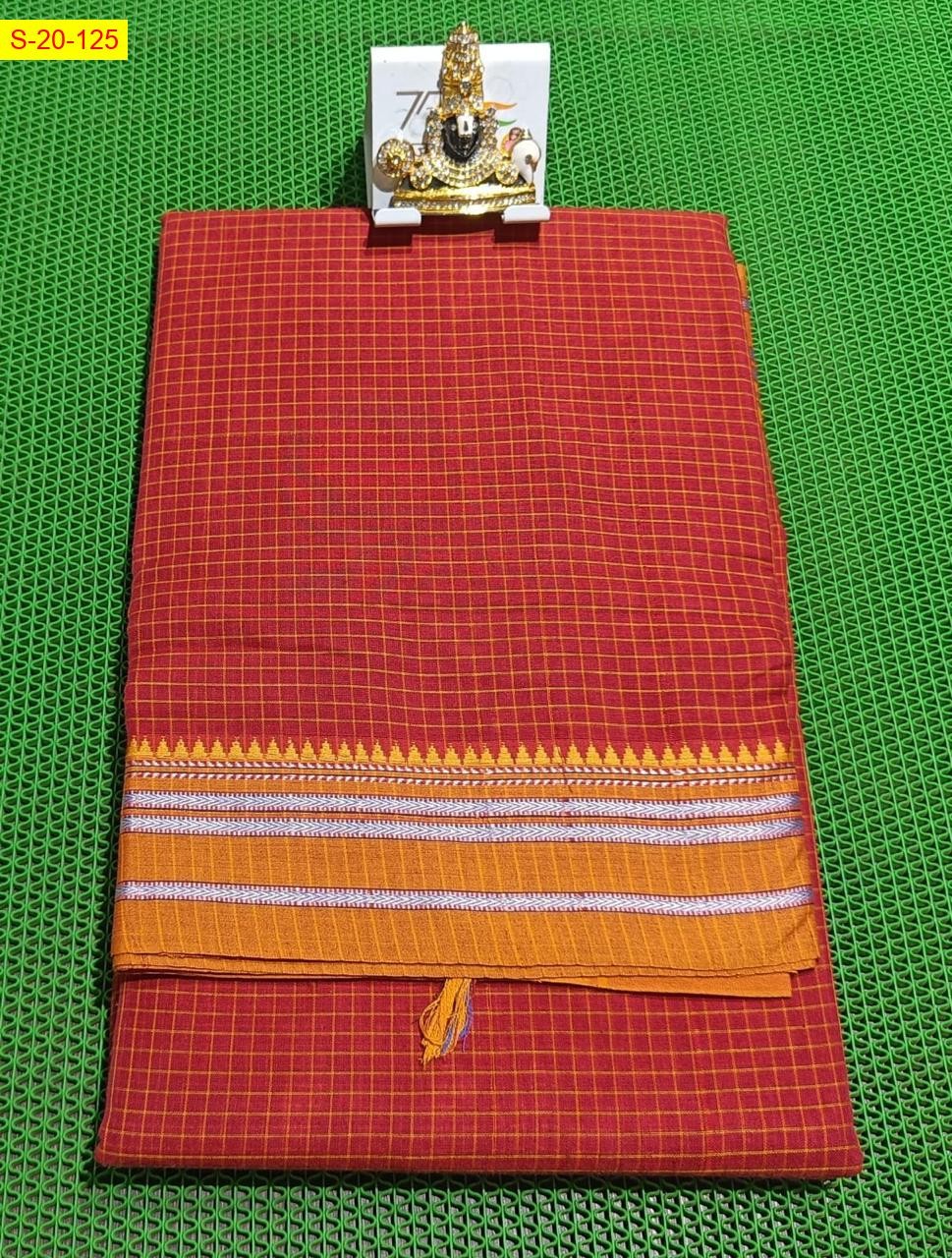 Red Narayanpet cotton checked sarees with gomi border