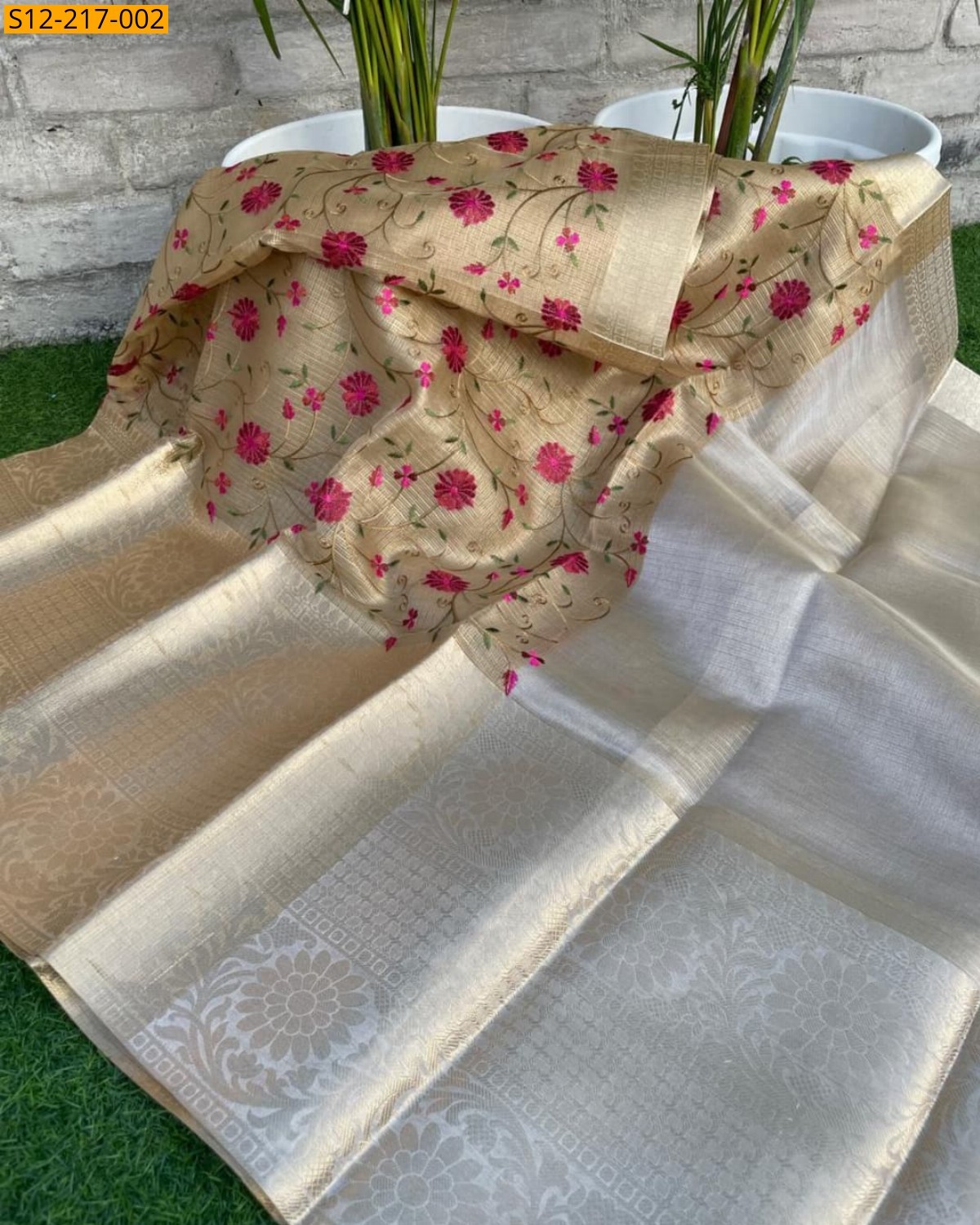 Golden Banarasi  Tissue Embroidery Silk Saree