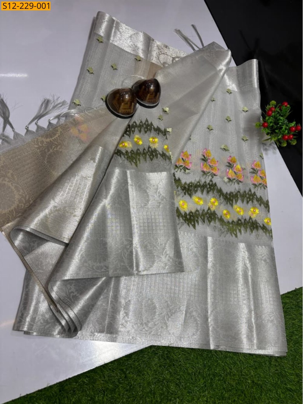 Silver Banarasi Tissue Embroidery silk Saree Silver Banarasi Tissue Embroidery silk Saree