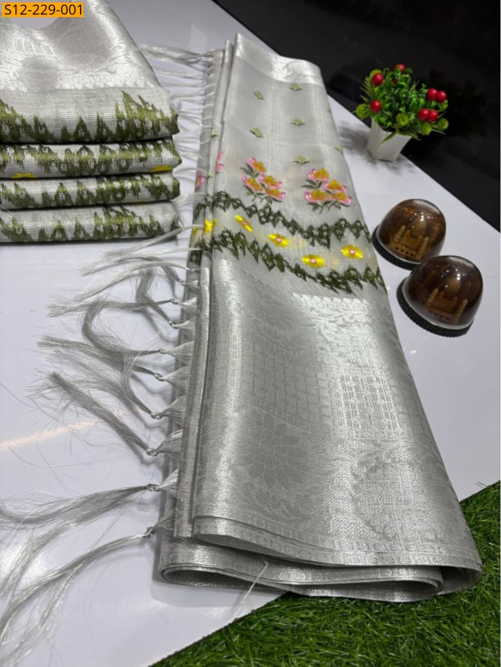 Silver Banarasi Tissue Embroidery silk Saree Silver Banarasi Tissue Embroidery silk Saree