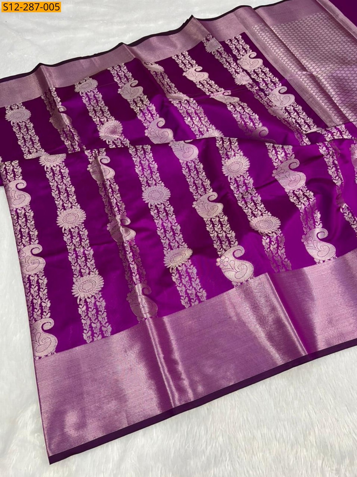 Megenta Banarsi semi kataan soft silk Saree