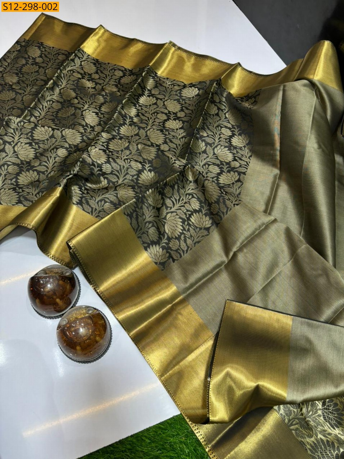 Gray Banarasi  Semi Kataan Soft Silk Saree