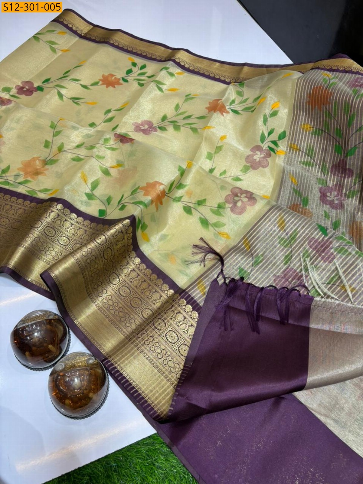 Half white Banarsi kaanchi border tissue printed Saree