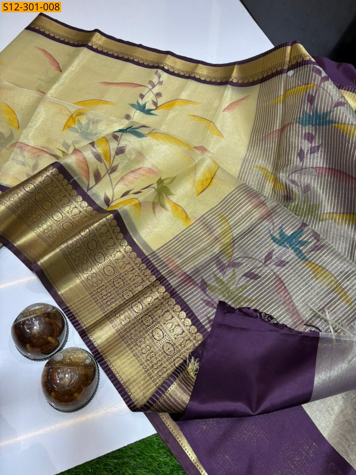 Half white Banarsi kaanchi border tissue printed Saree