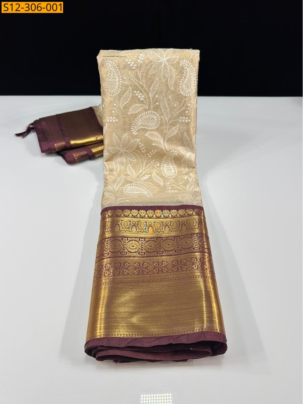 Half white Banarsi kaanchi border tissue embroidery Saree Half white Banarsi kaanchi border tissue embroidery Saree