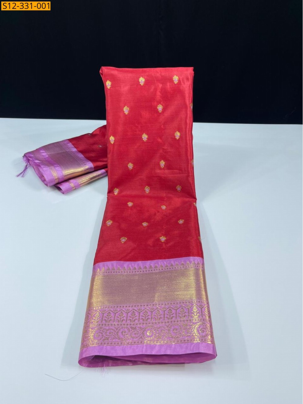 Red Banarasi Semi Katan Soft Silk Saree Red Banarasi Semi Katan Soft Silk Saree
