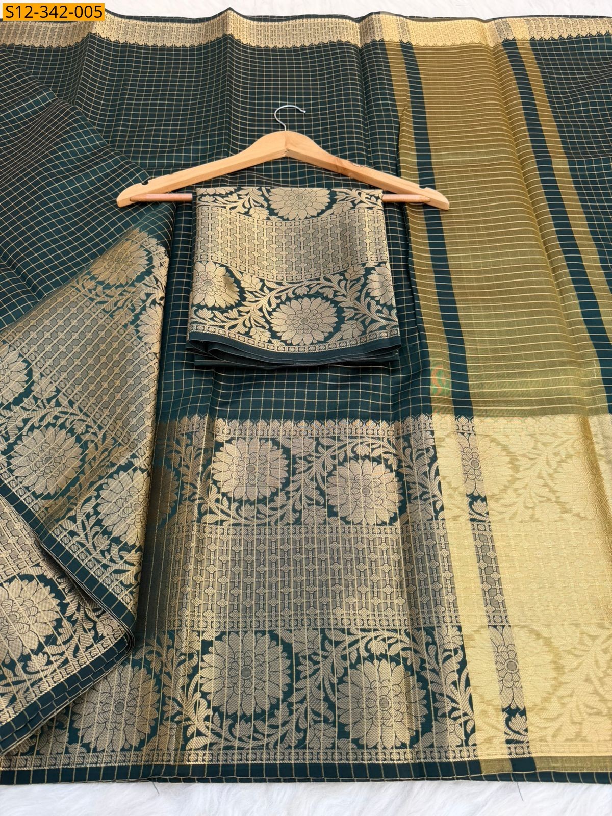 Dark Green Banarasi semi kataan soft silk Saree