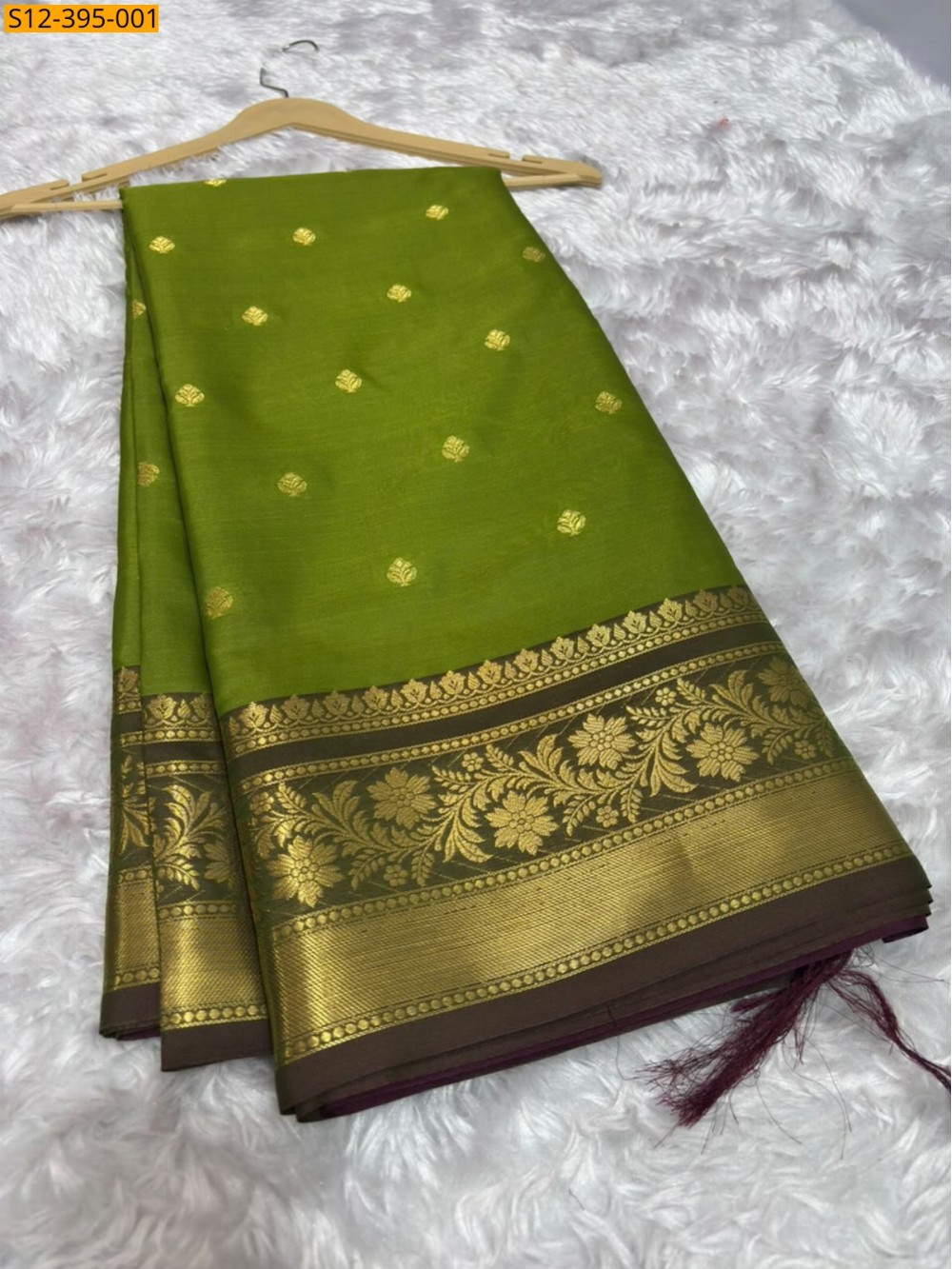 Green Fancy Banarsi semi kataan soft silk Saree Green Fancy Banarsi semi kataan soft silk Saree