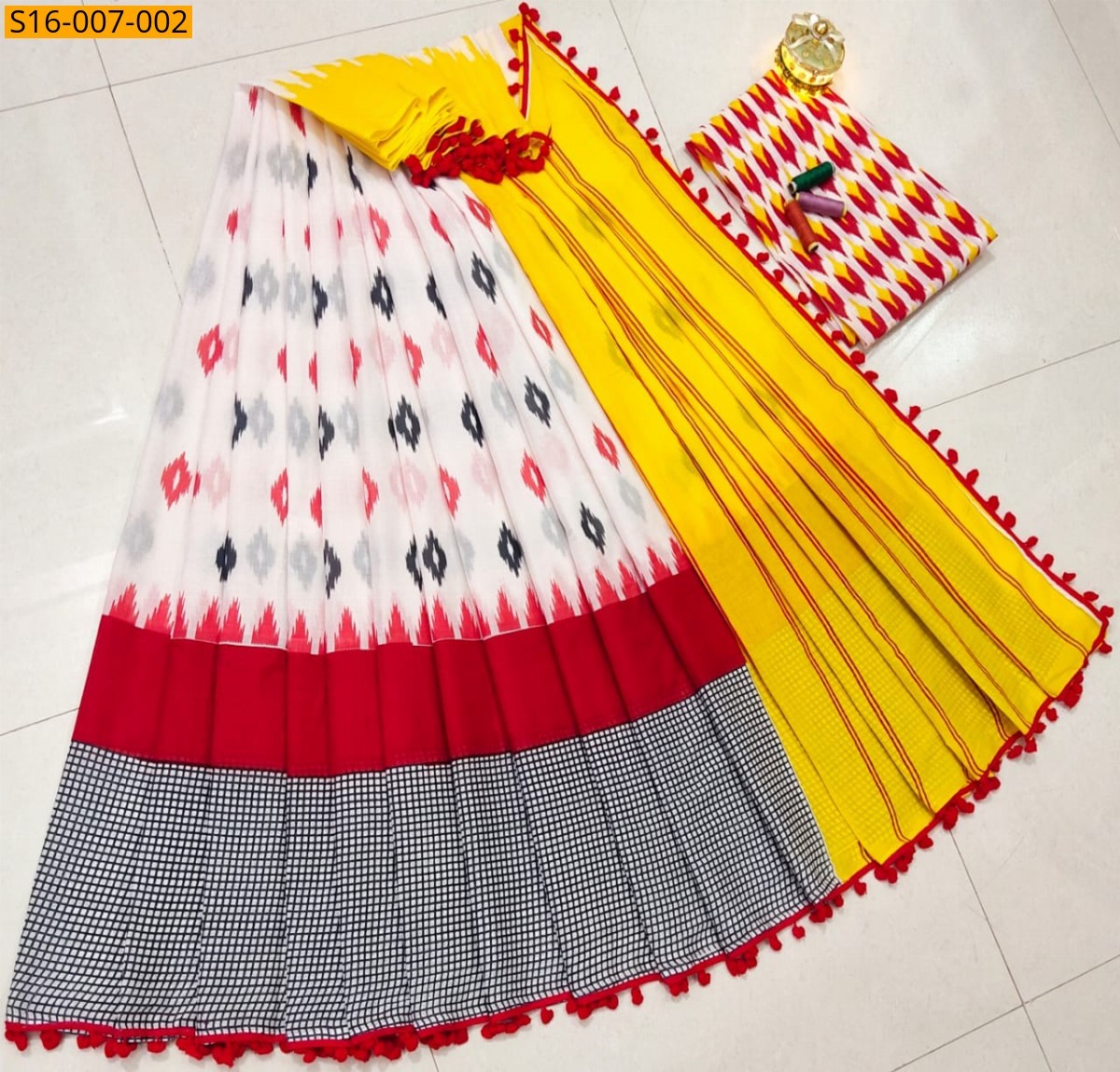 White Mulmul Cotton Sarees
