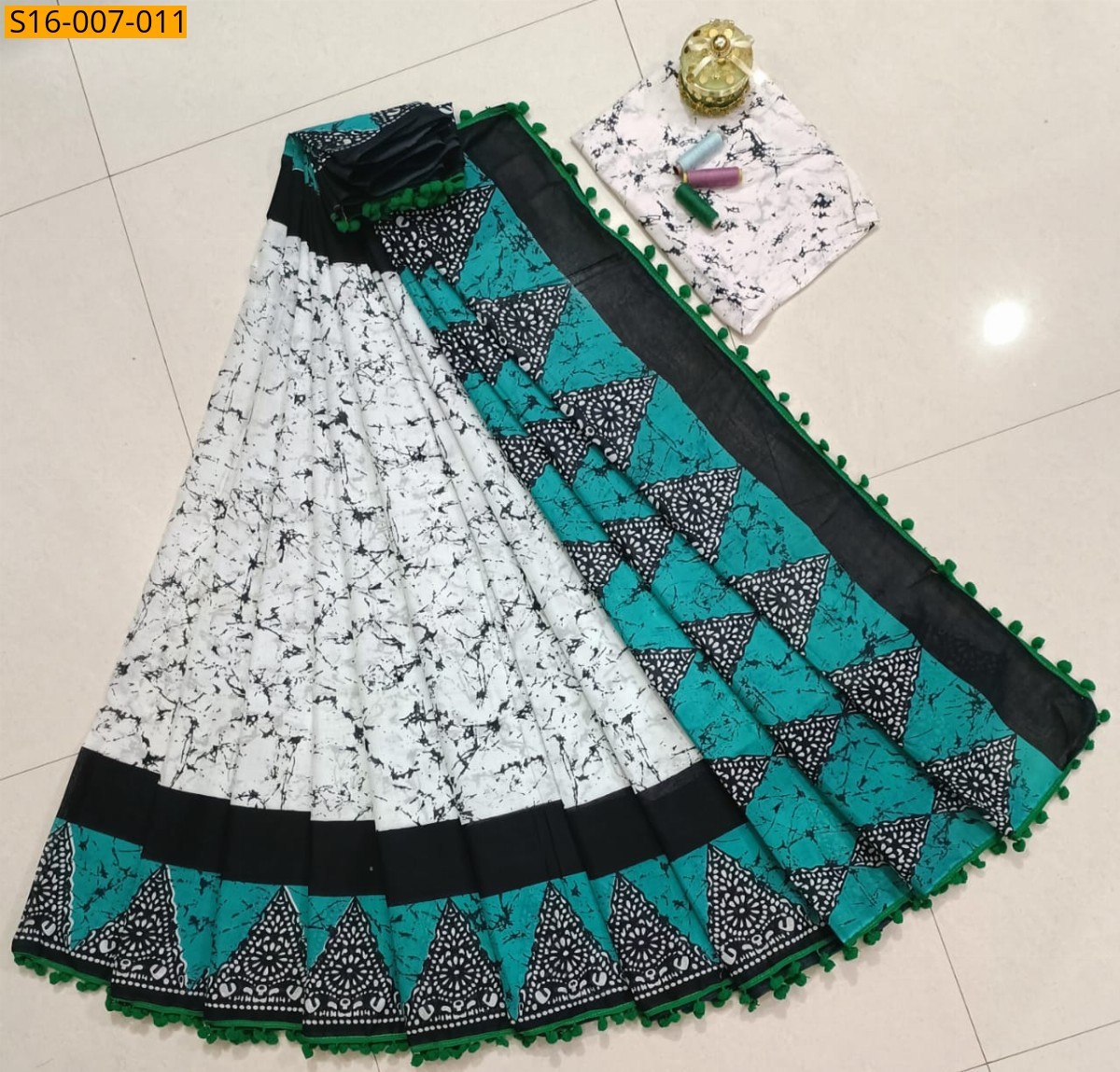 White Mulmul Cotton Sarees