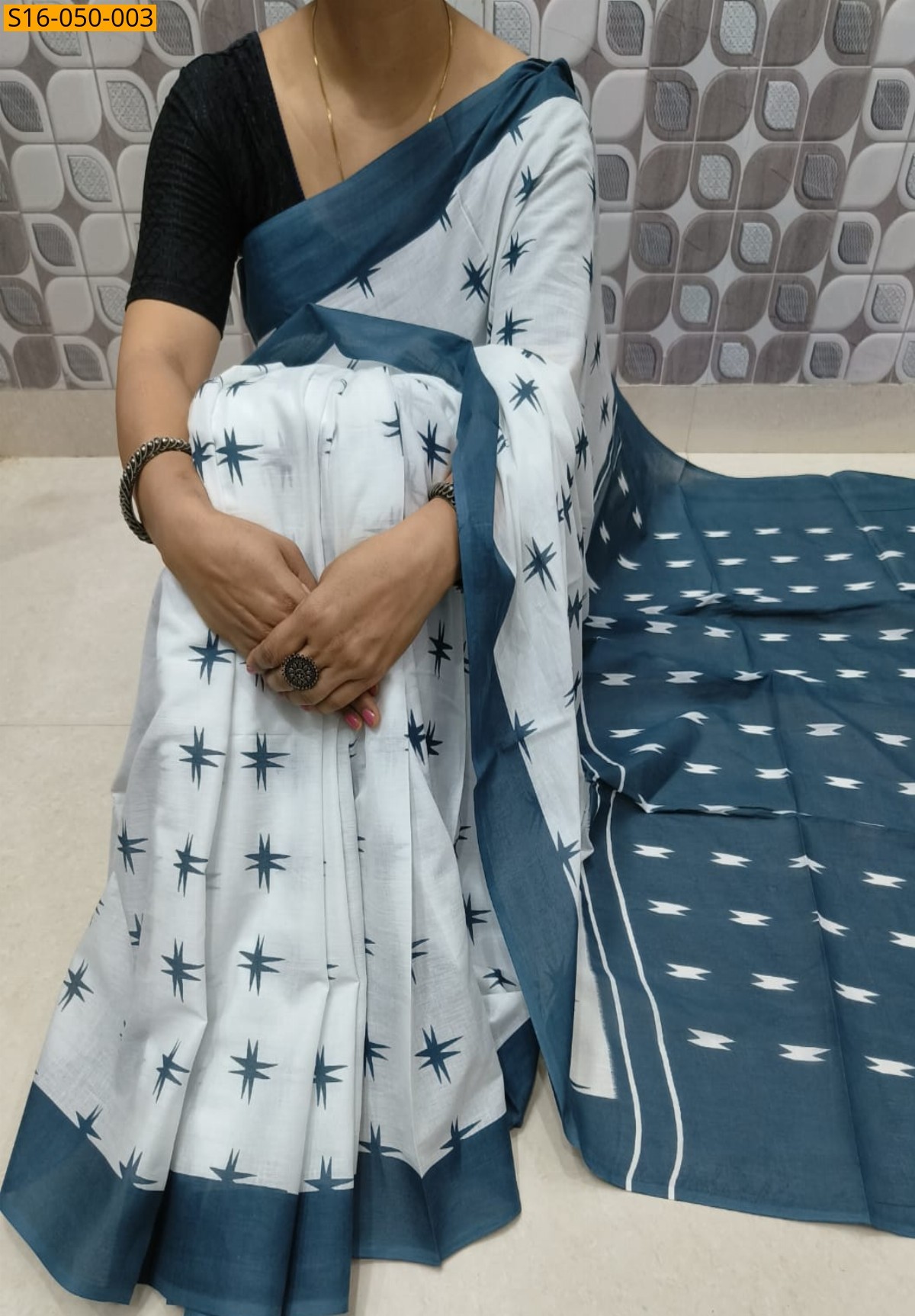 White Mulmul cotton printed sarees 