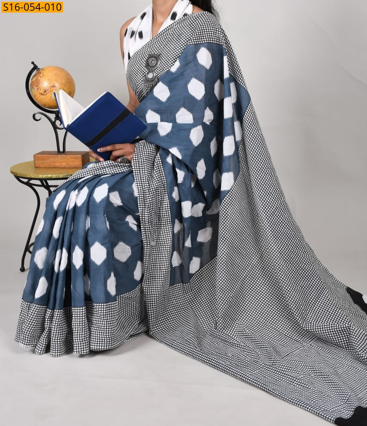 Gray Mulmul cotton printed sarees