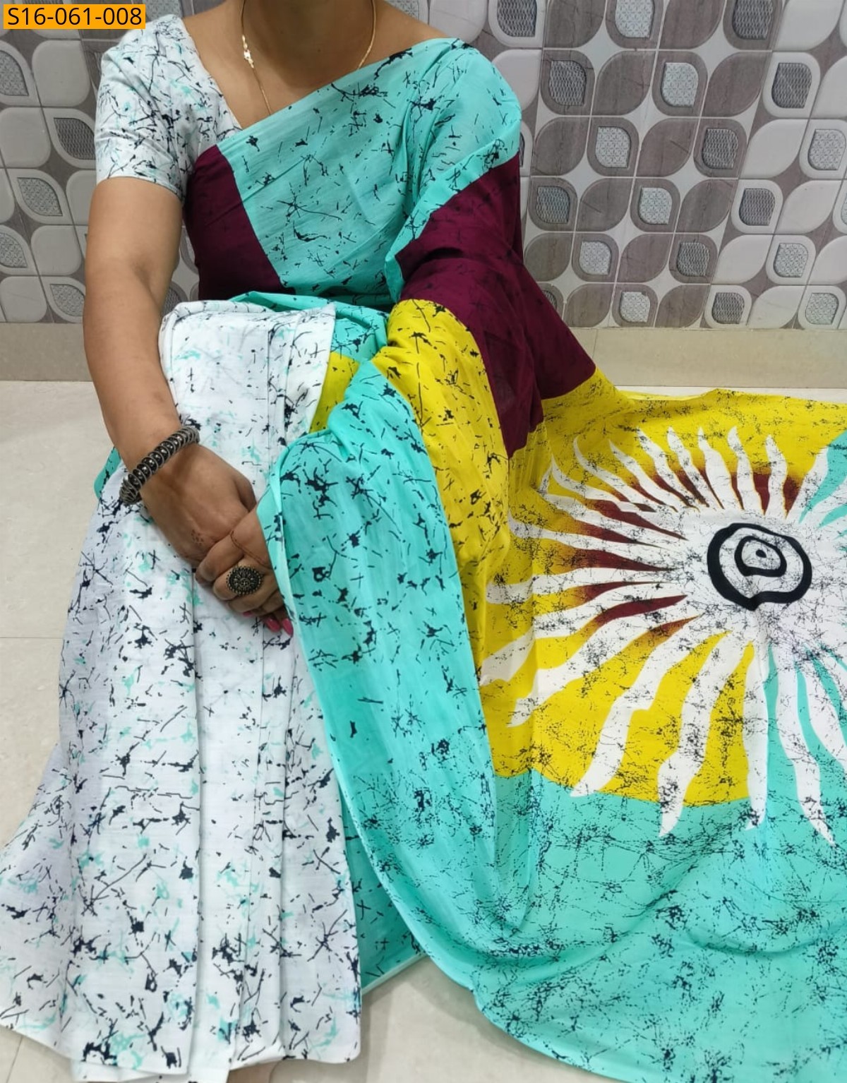 White Mulmul cotton printed sarees 