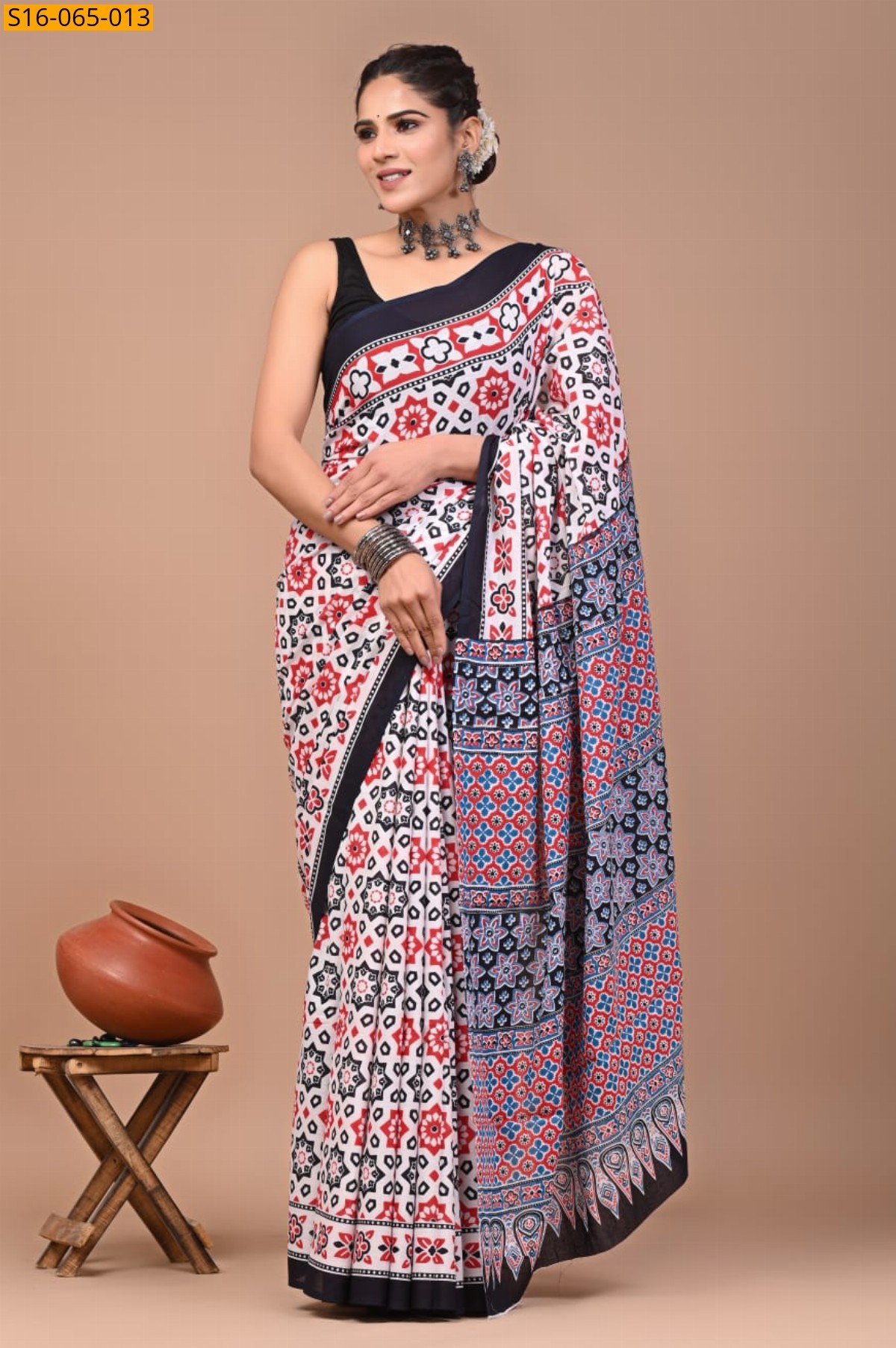 White Cotton mulmul Saree