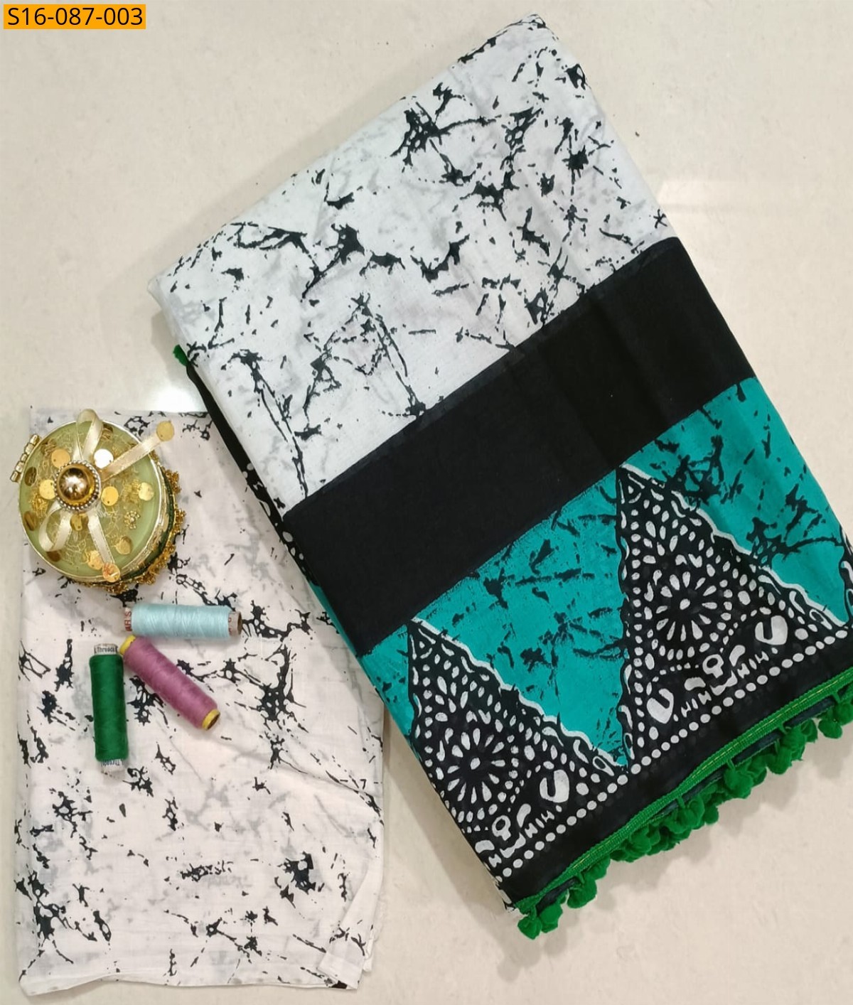 White Mulmul cotton  sarees With Pompom