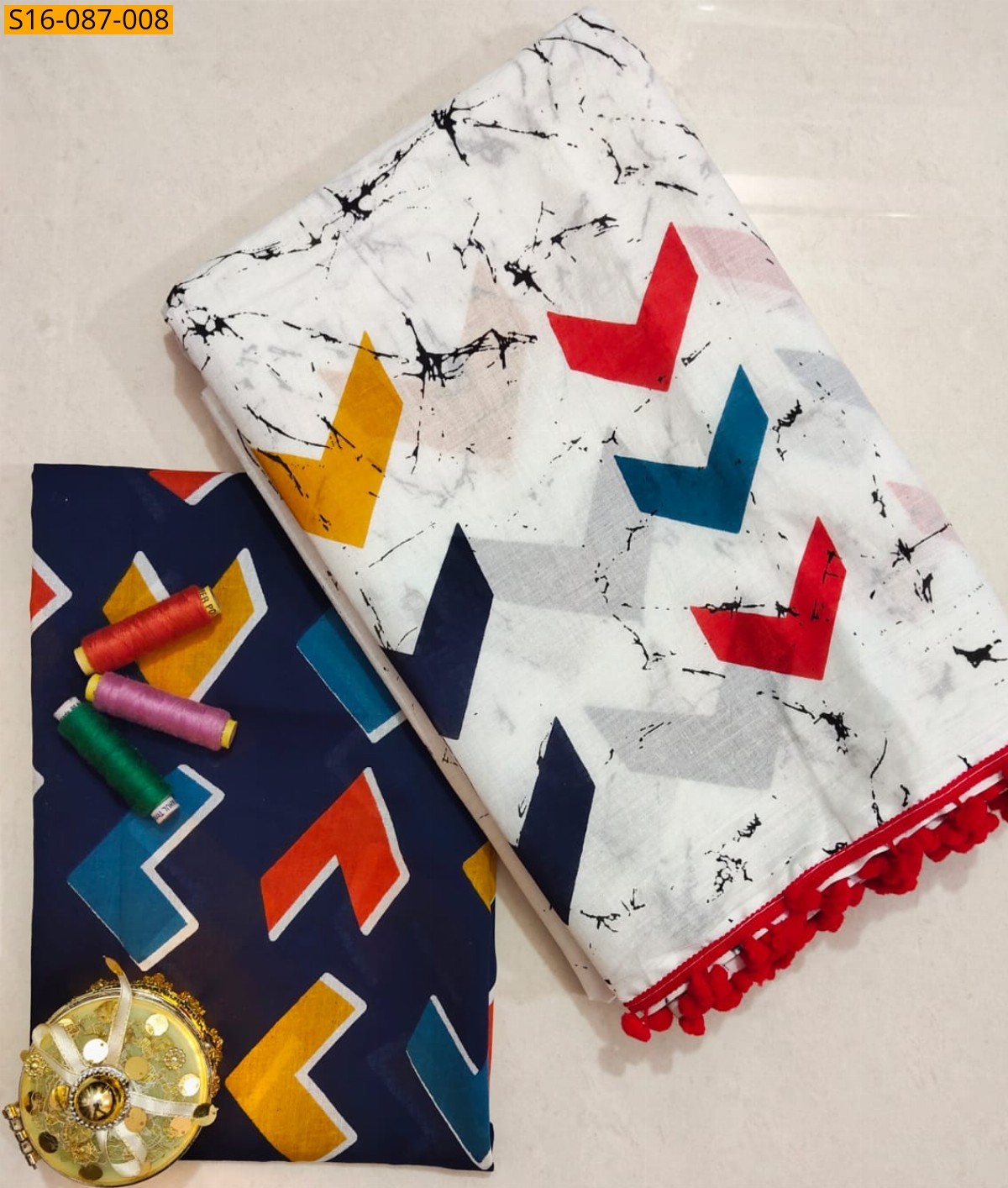 White Mulmul cotton  sarees With Pompom