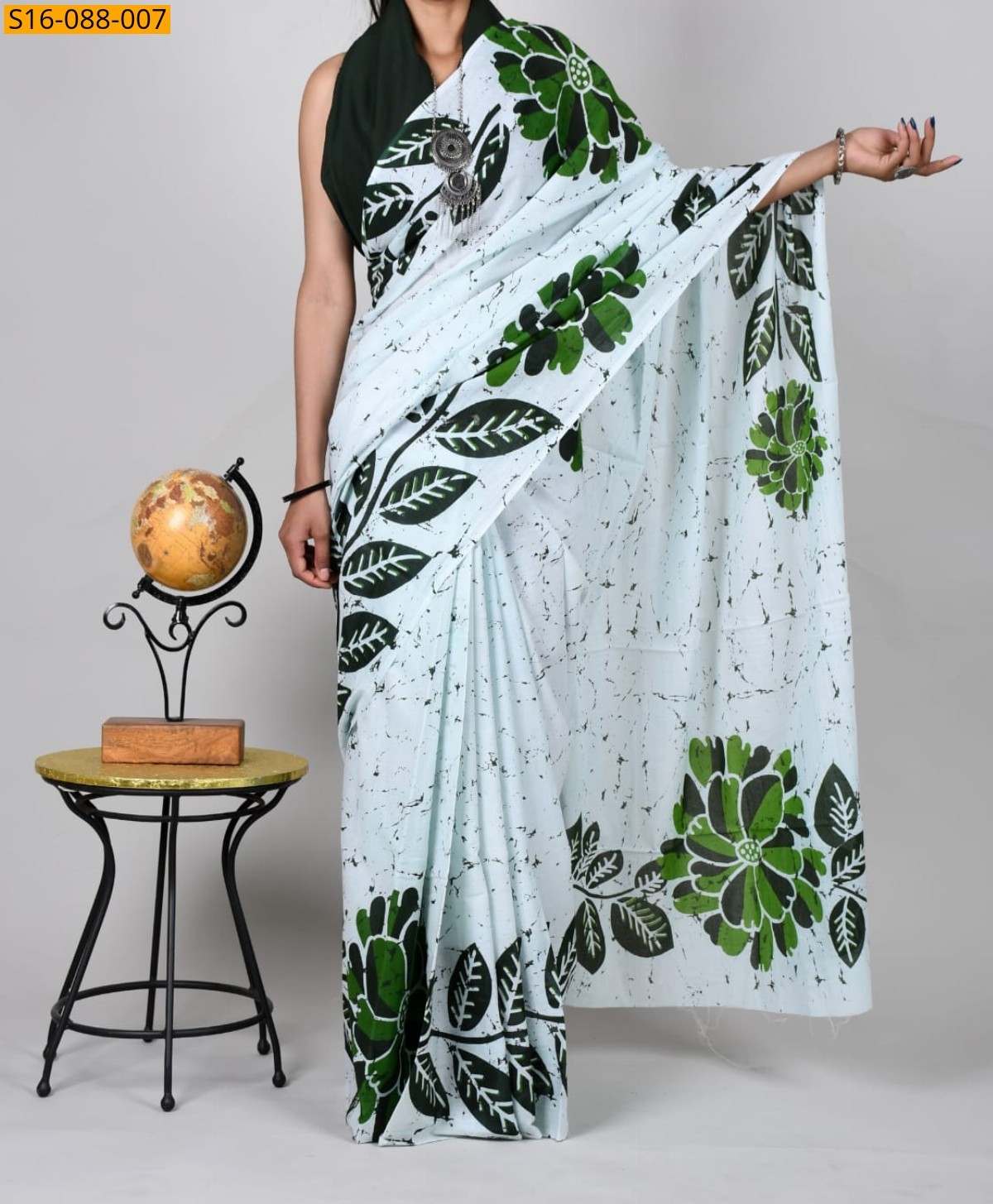 White Mulmul cotton  sarees