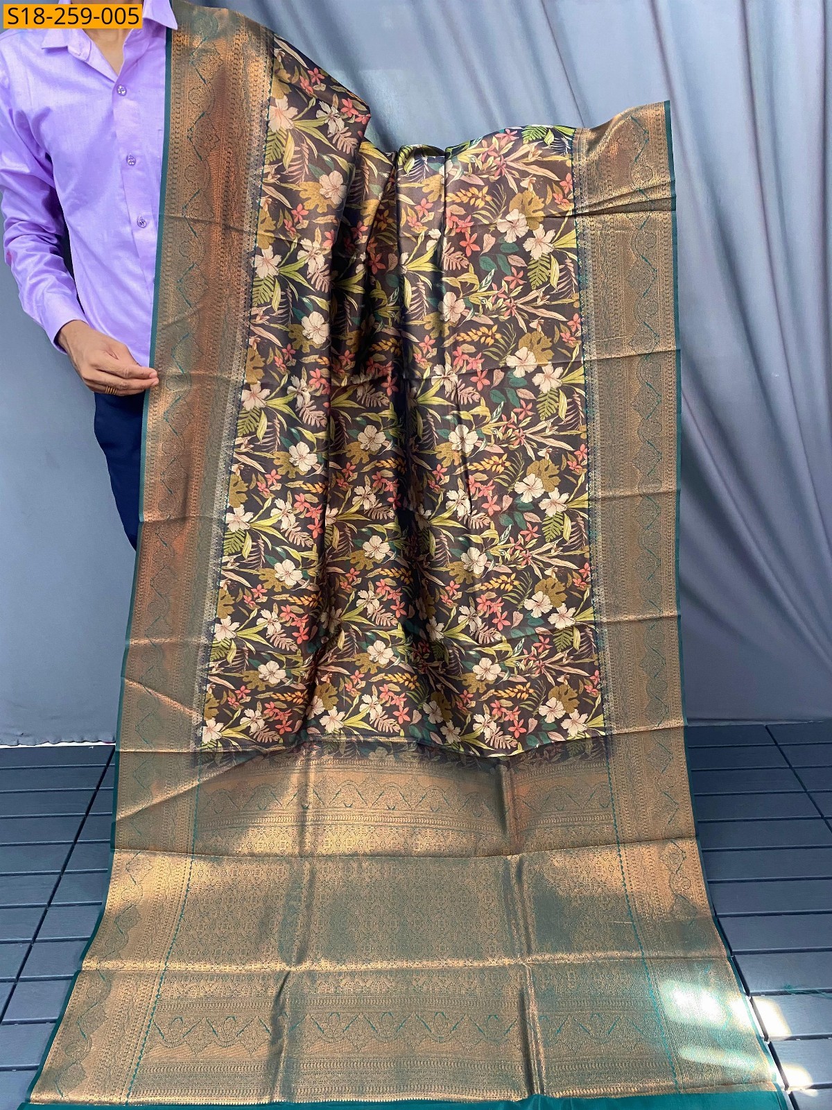 Green Kanchi pattu silk saree