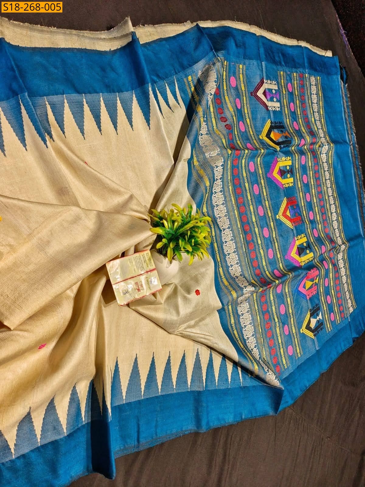 Half white Kanchi silk saree