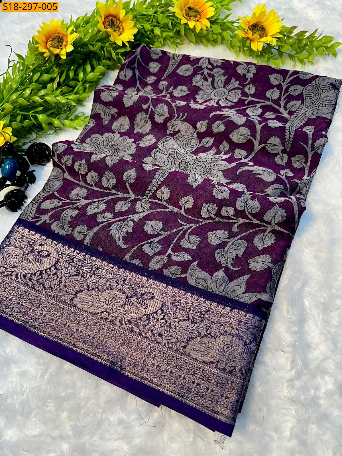 Marshmellow blooming saree