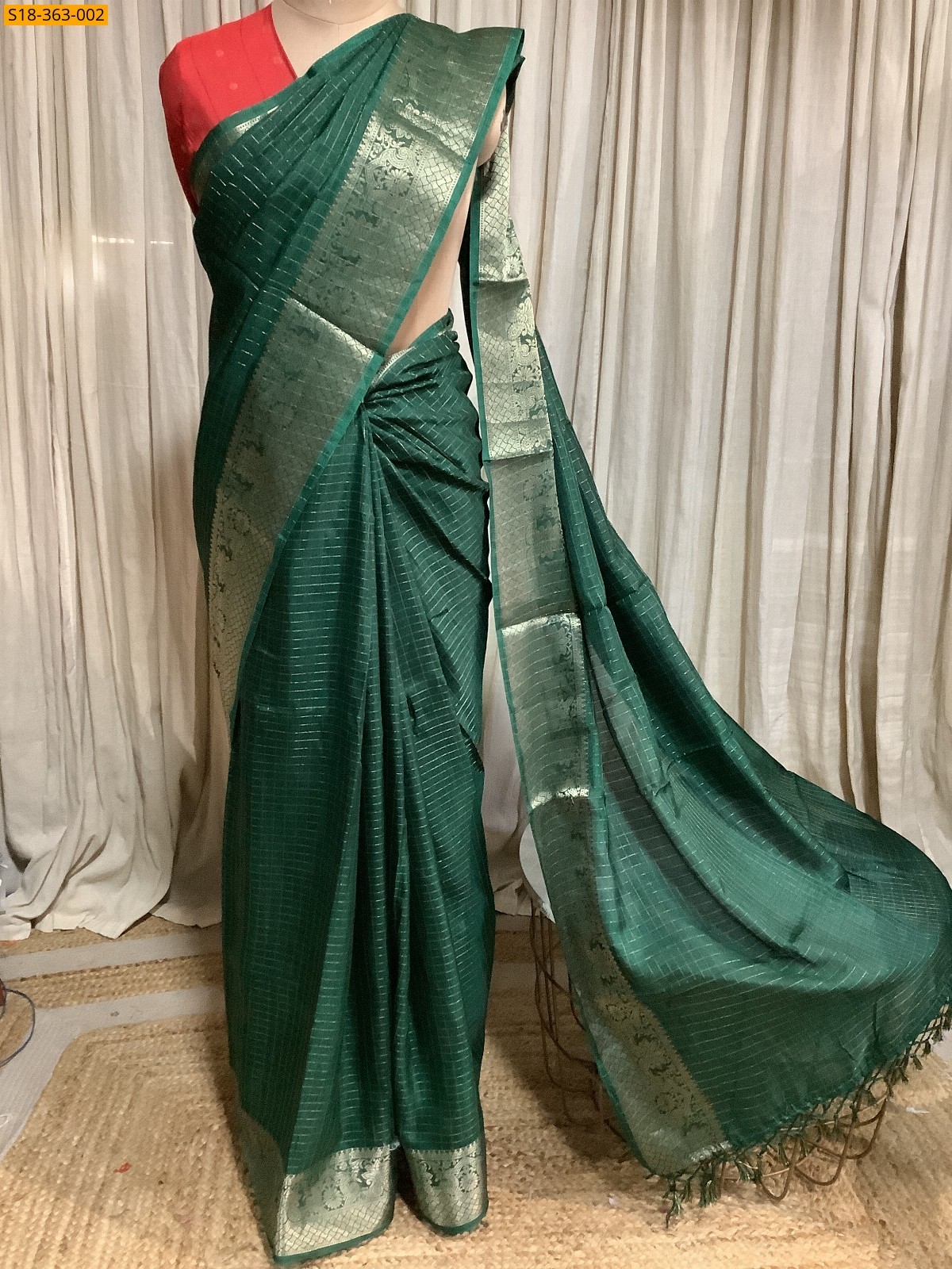 Fancy Dola Silk Saree - Green Fancy Dola Silk Saree - Green