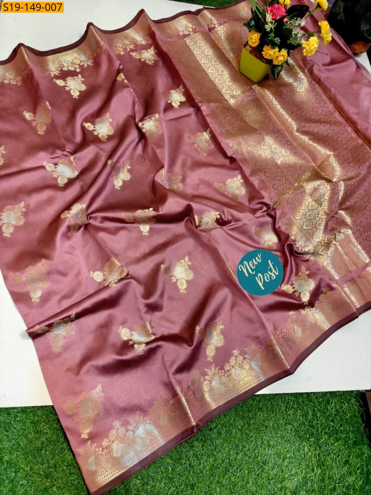 Onion Pink Chiniya Katan Soft Silk Banarasi Saree