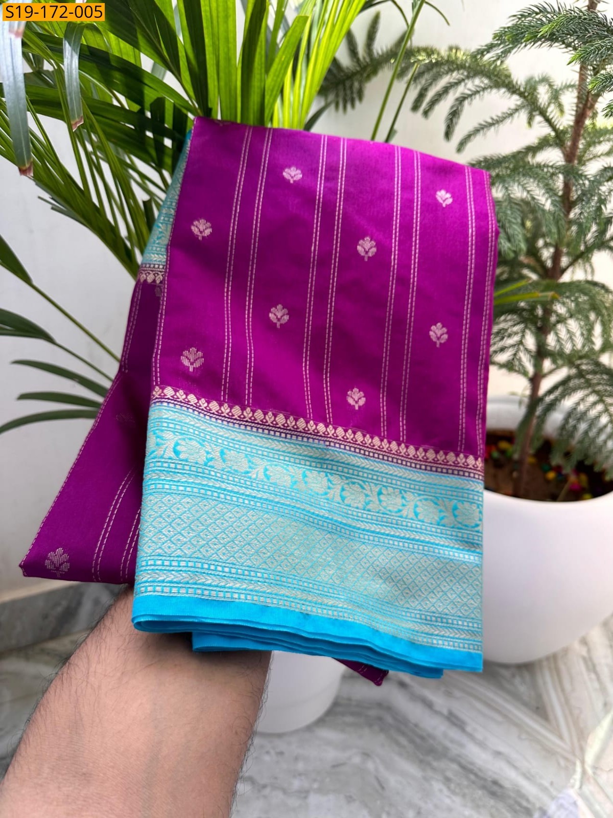 Magenta Banarasi Semi Chiniya Soft Silk Saree