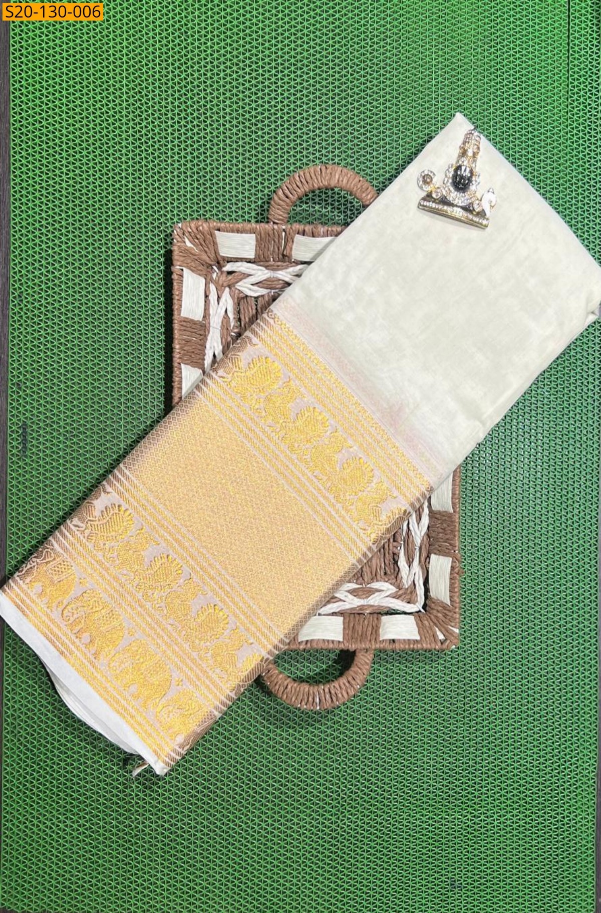White Soft Narayanpet big mayuri border Sarees