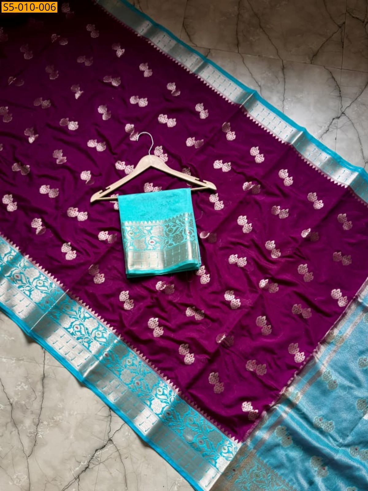 Magenta Banarasi Dyble Semi Dupian soft silk saree