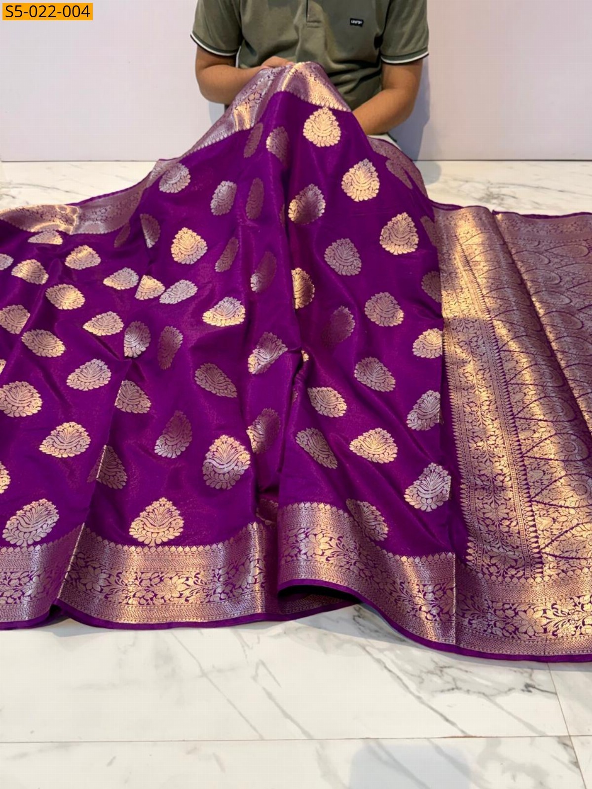 Megenta Banarasi Dybal Semi katan soft silk saree