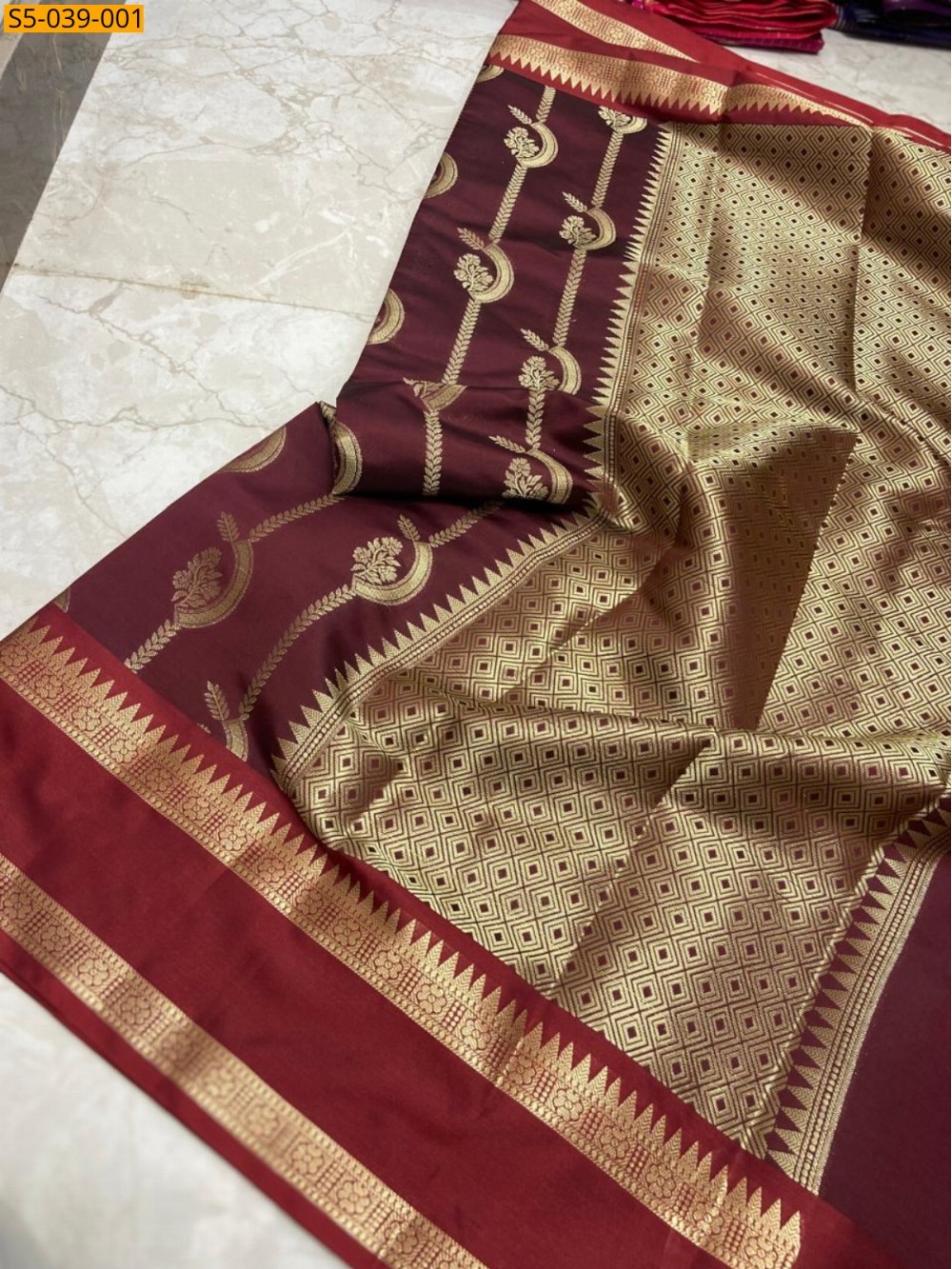Maroon Banarasi Soft Silk Saree Maroon Banarasi Soft Silk Saree