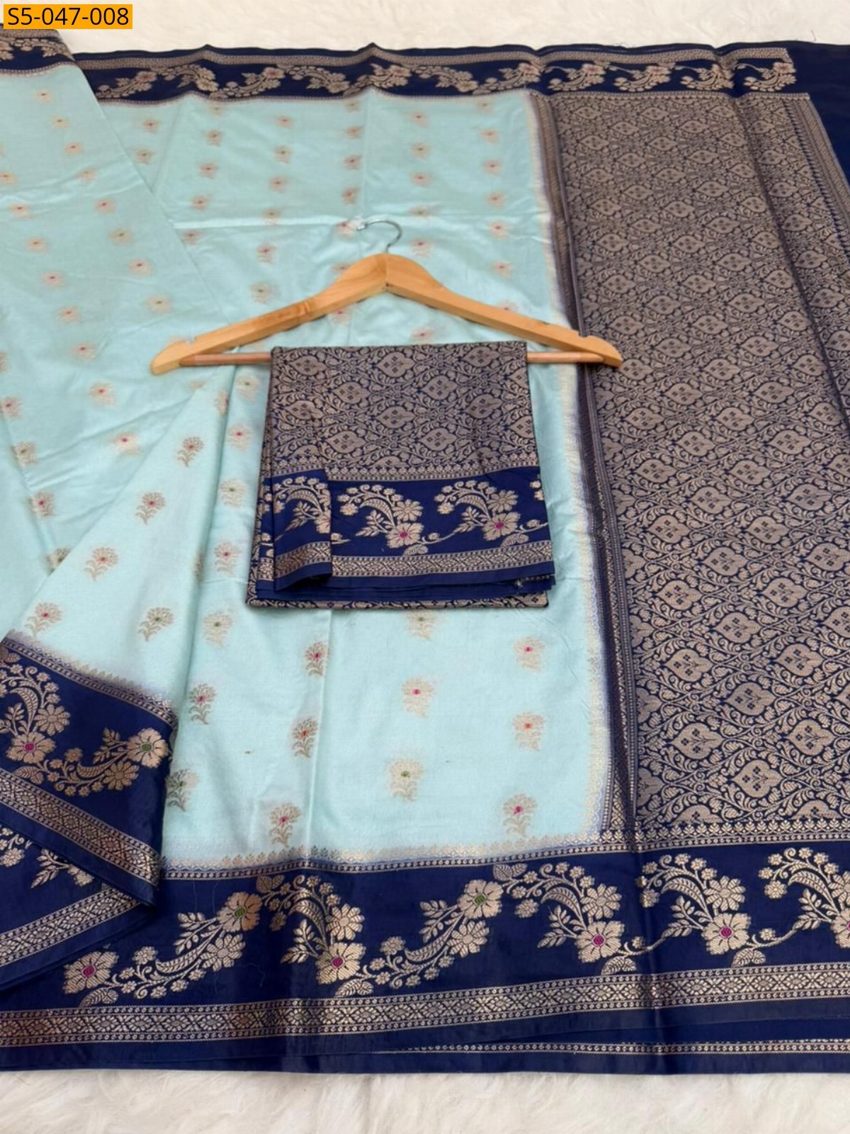 Green Banarasi Dybal Semi Dupian soft silk saree