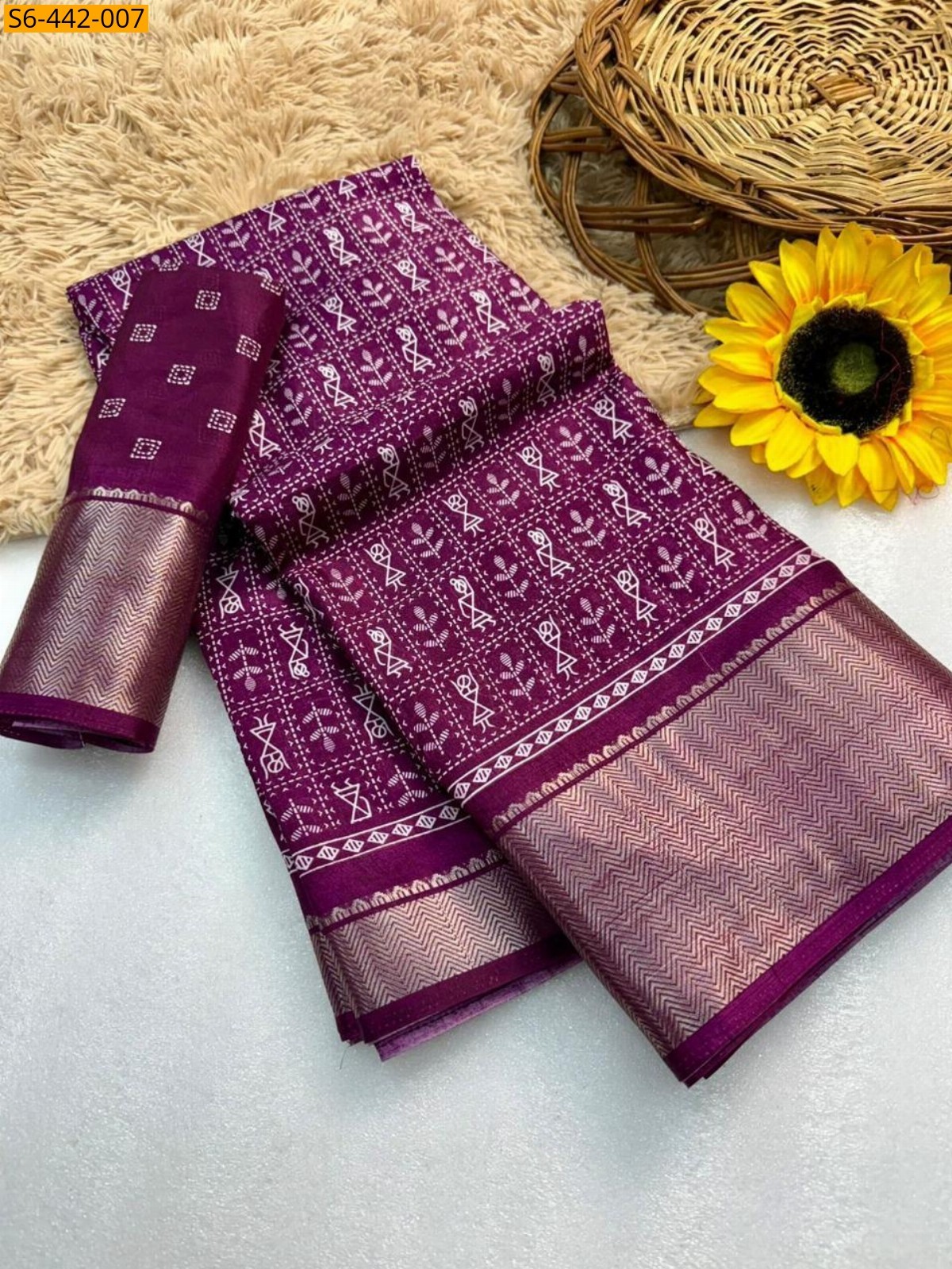 Violet Marshmellow blooming saree