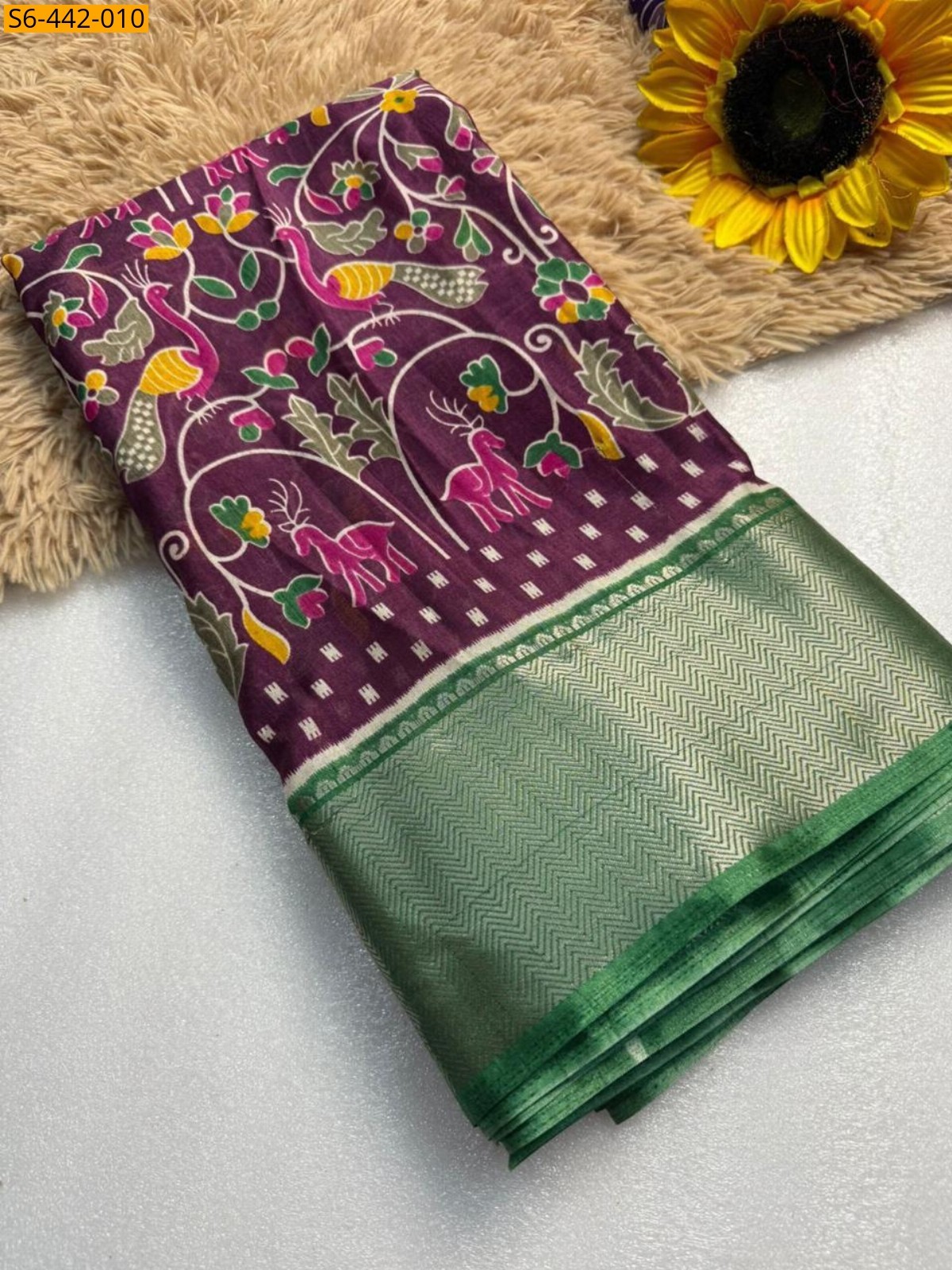 Maroon Marshmellow blooming saree
