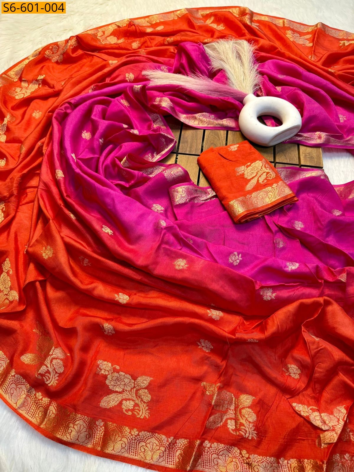 Red Muslin Silk Shaded Saree