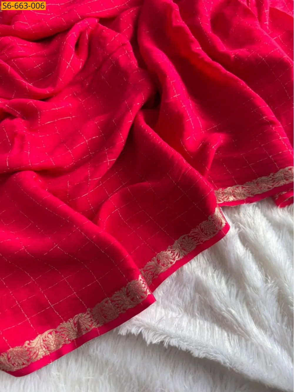 Chinnon Viscose Checks Saree