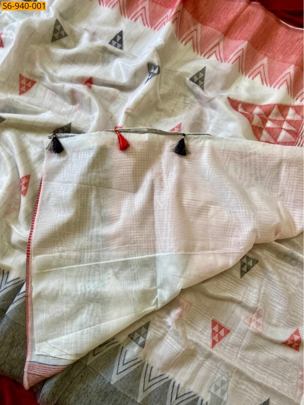 Off White Fancy Soft Bengali Cotton Sarees Off White Fancy Soft Bengali Cotton Sarees