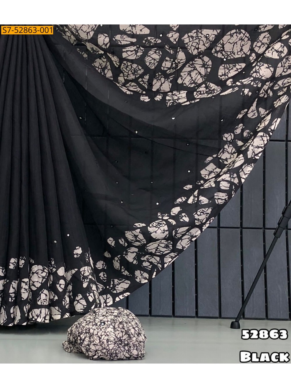 Black Soft Linen Printed sarees Black Soft Linen Printed sarees