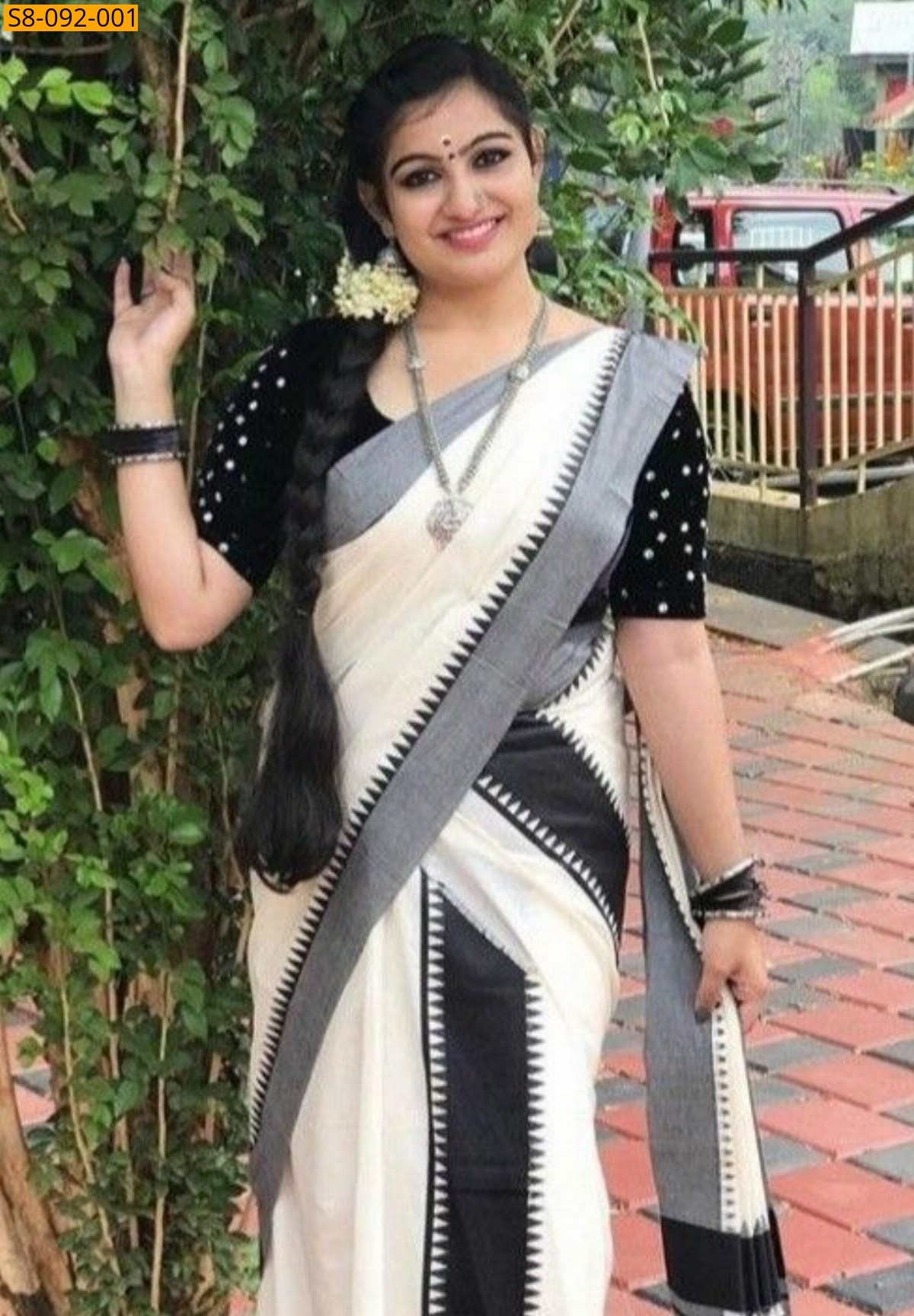 White Fancy kattikara  set mundu 